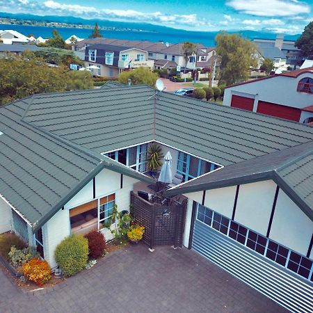 Tui House Villa Lago Lago Taupo Exterior foto
